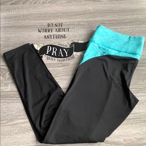 Victoria’s Secret PINK yoga leggings